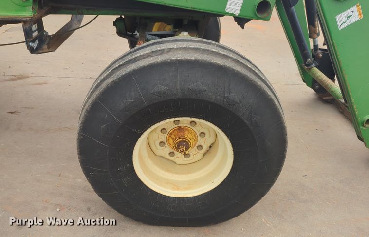 image for item EQ2078 1982 John Deere  4440 tractor