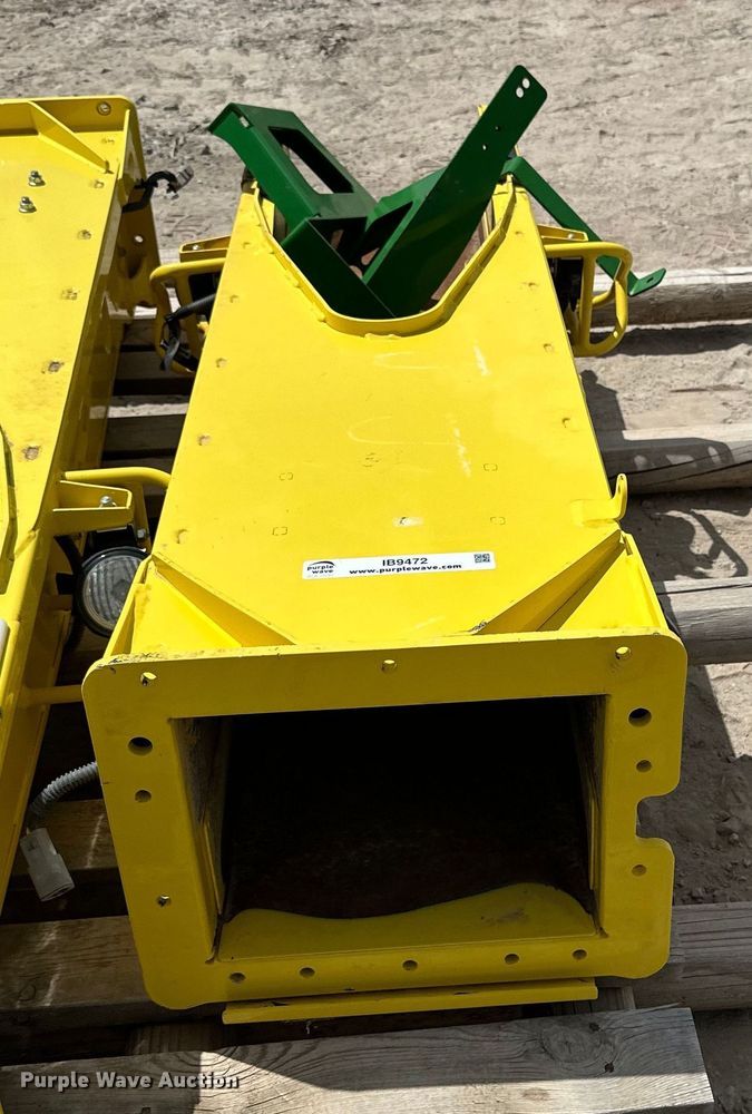 image for item IB9472 John Deere forage harvester spout