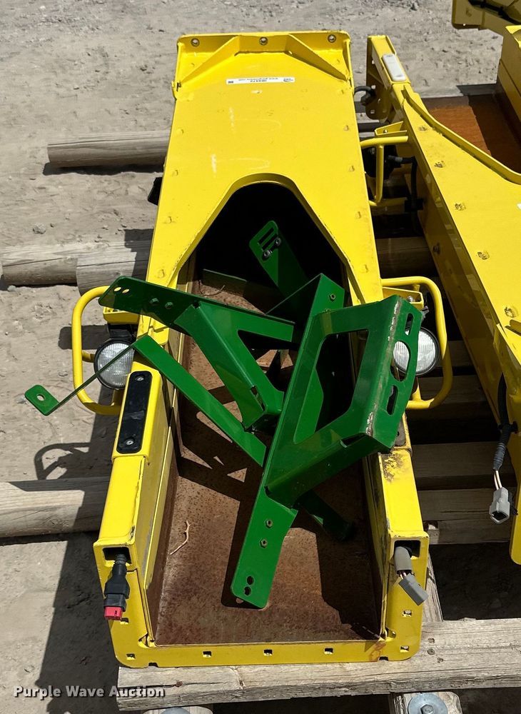 image for item IB9472 John Deere forage harvester spout