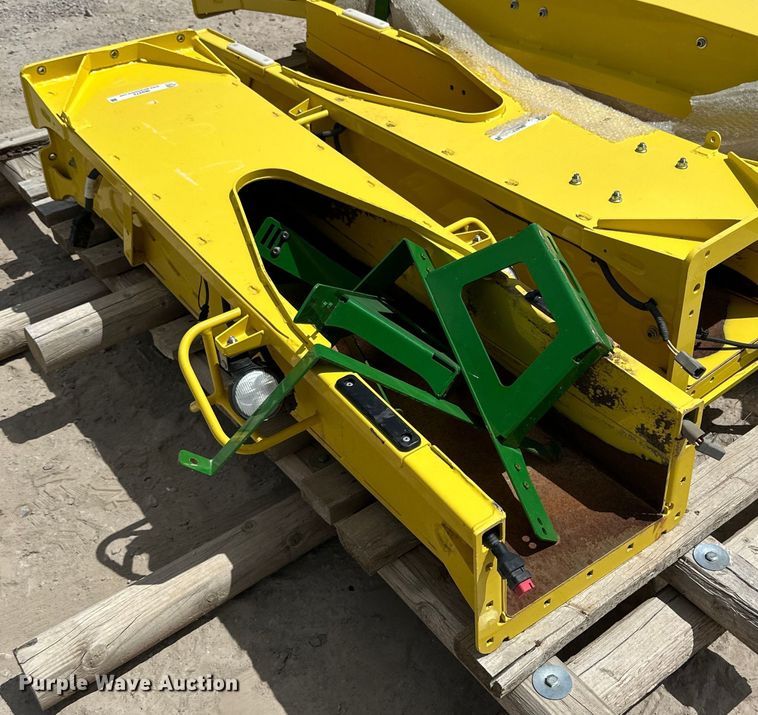 image for item IB9472 John Deere forage harvester spout