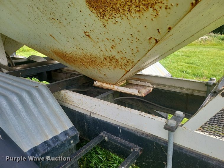 image for item ME9311 1968 Chevrolet C60 fertilizer delivery truck