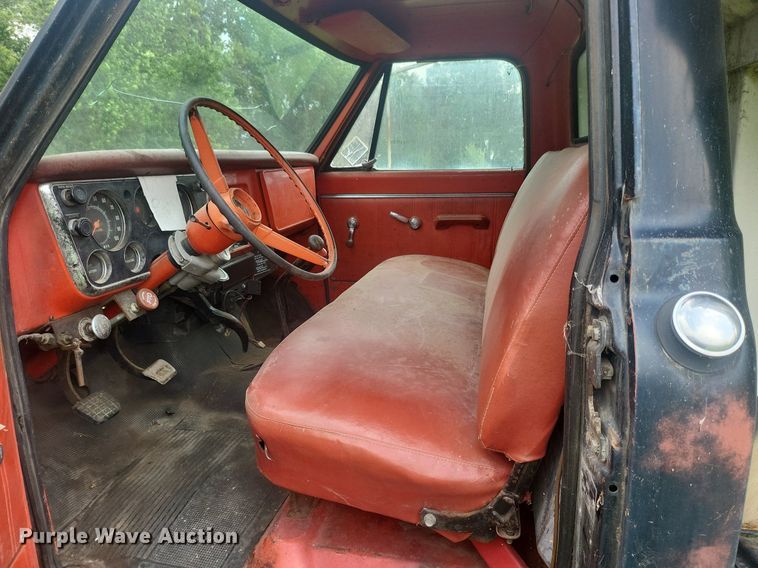 image for item ME9311 1968 Chevrolet C60 fertilizer delivery truck