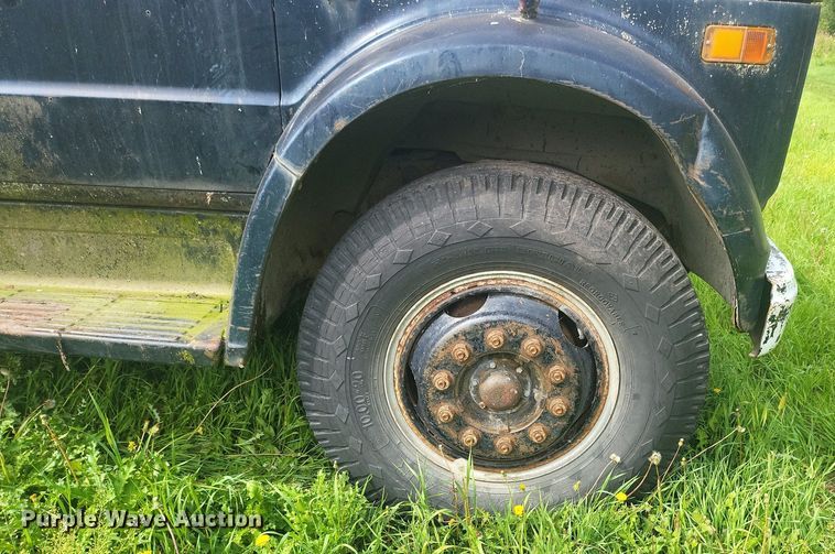 image for item ME9311 1968 Chevrolet C60 fertilizer delivery truck