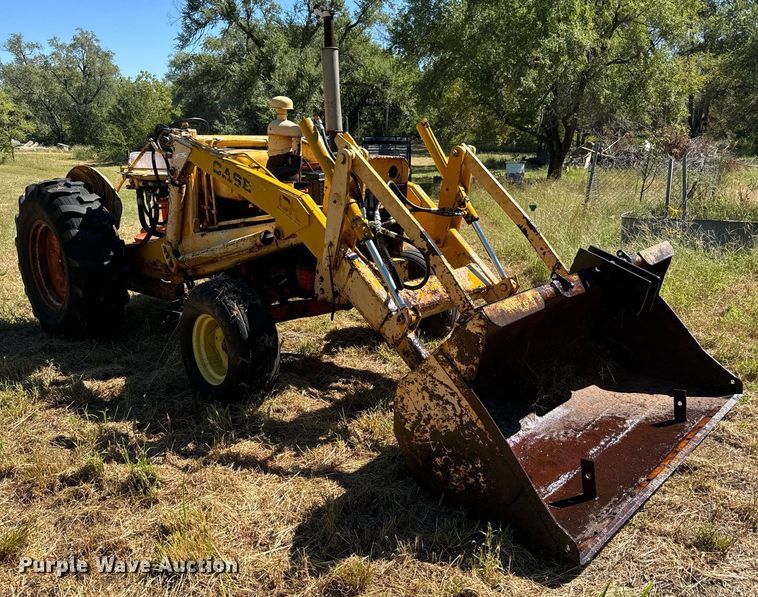 image for item MV9078 1968 Case 580CK tractor