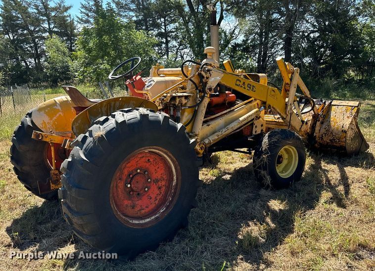 image for item MV9078 1968 Case 580CK tractor