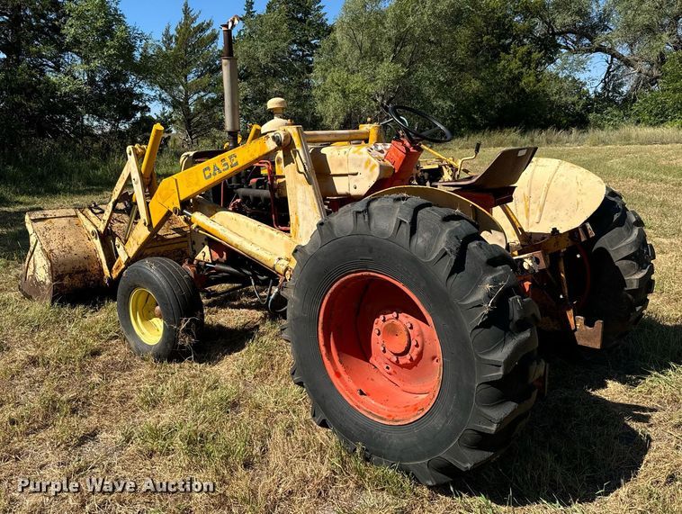 image for item MV9078 1968 Case 580CK tractor