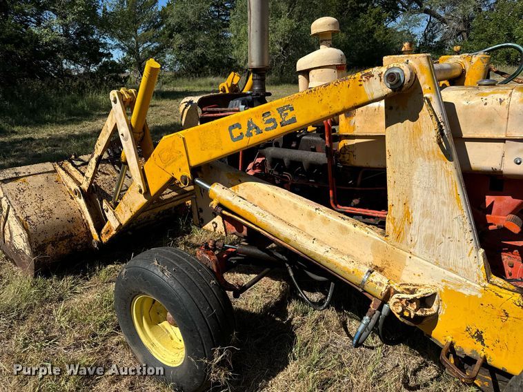 image for item MV9078 1968 Case 580CK tractor