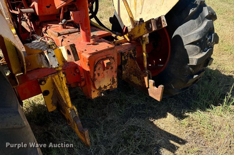 image for item MV9078 1968 Case 580CK tractor