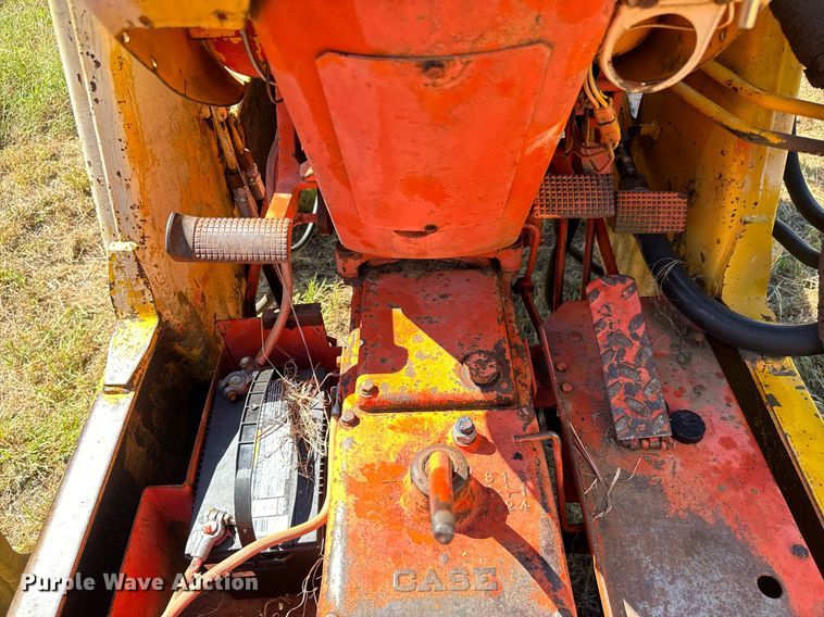 image for item MV9078 1968 Case 580CK tractor