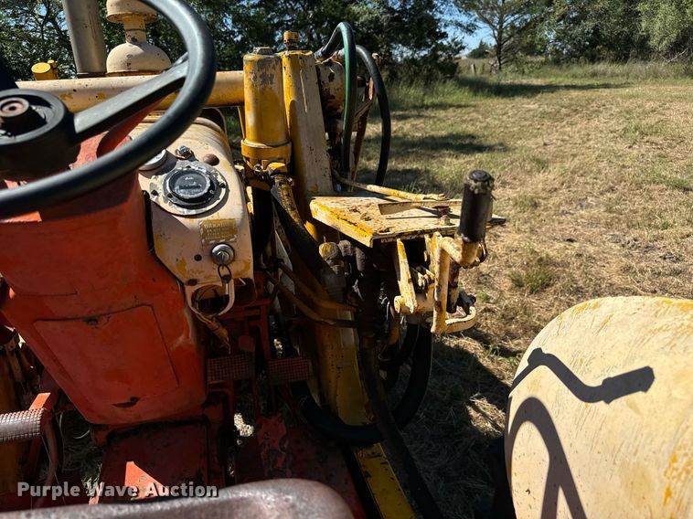 image for item MV9078 1968 Case 580CK tractor
