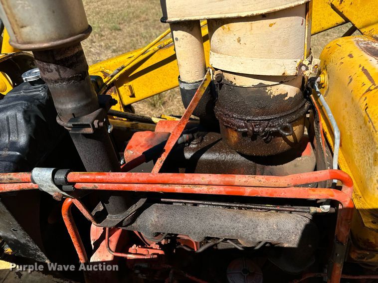 image for item MV9078 1968 Case 580CK tractor