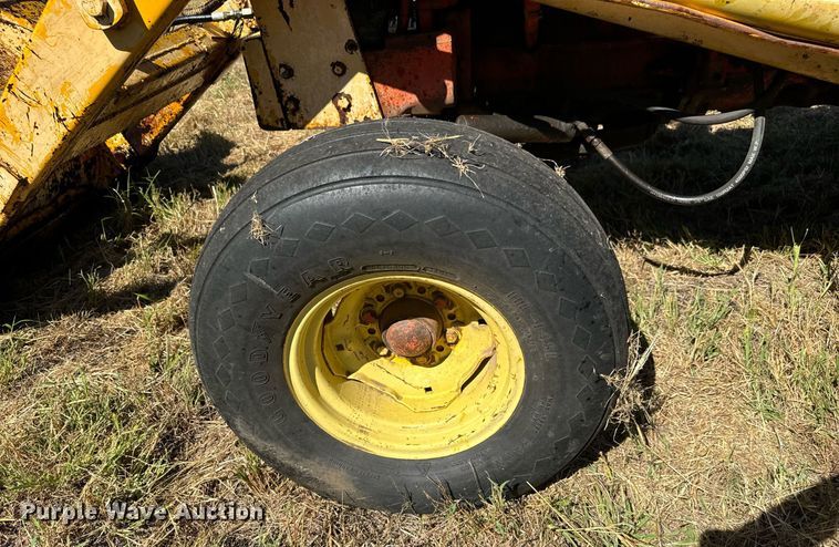 image for item MV9078 1968 Case 580CK tractor