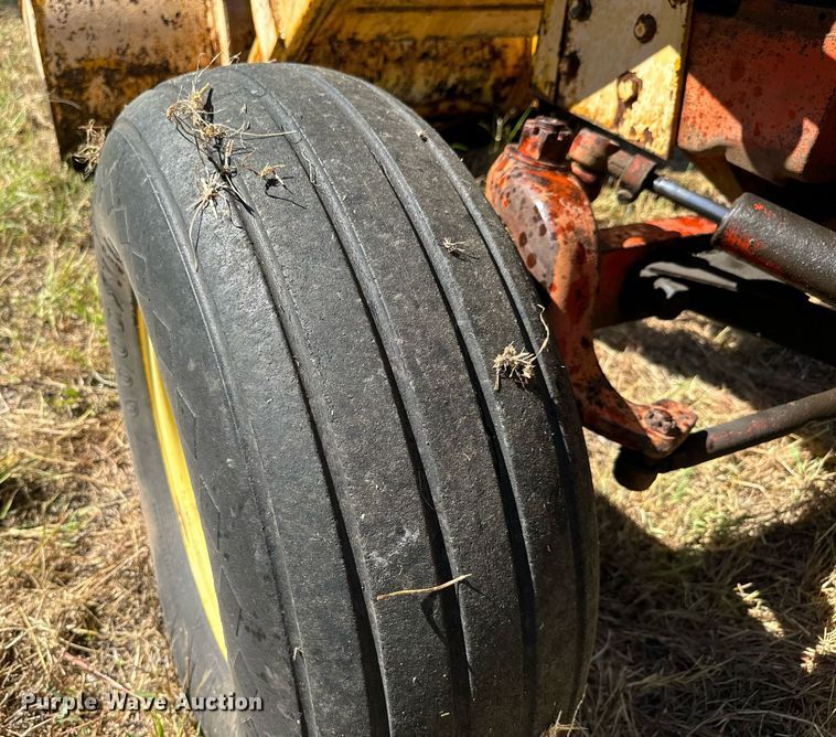 image for item MV9078 1968 Case 580CK tractor