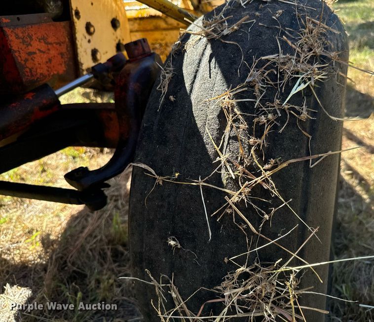 image for item MV9078 1968 Case 580CK tractor