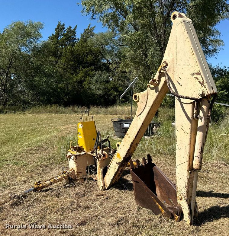 image for item MV9078 1968 Case 580CK tractor