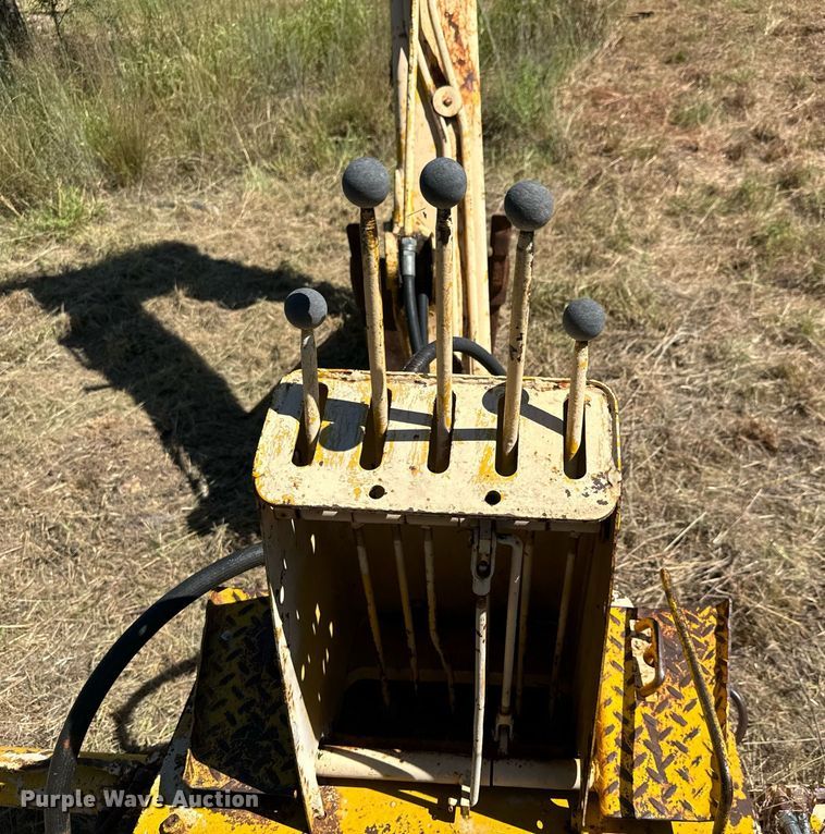 image for item MV9078 1968 Case 580CK tractor