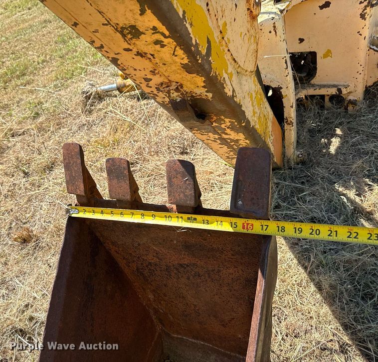 image for item MV9078 1968 Case 580CK tractor