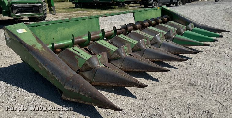 image for item MV9104 John Deere 843 corn head