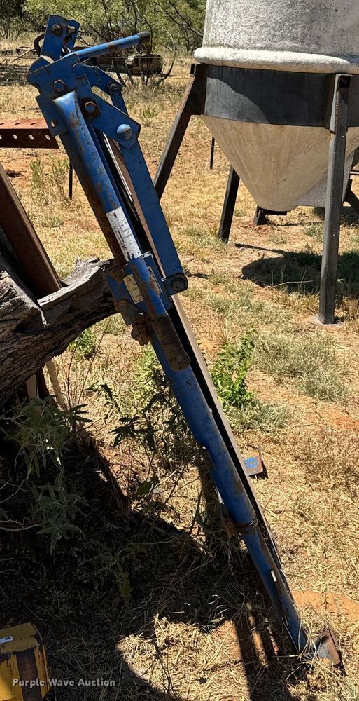 image for item NQ9744 Livestock head gate