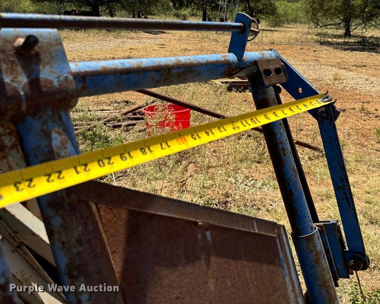 image for item NQ9744 Livestock head gate