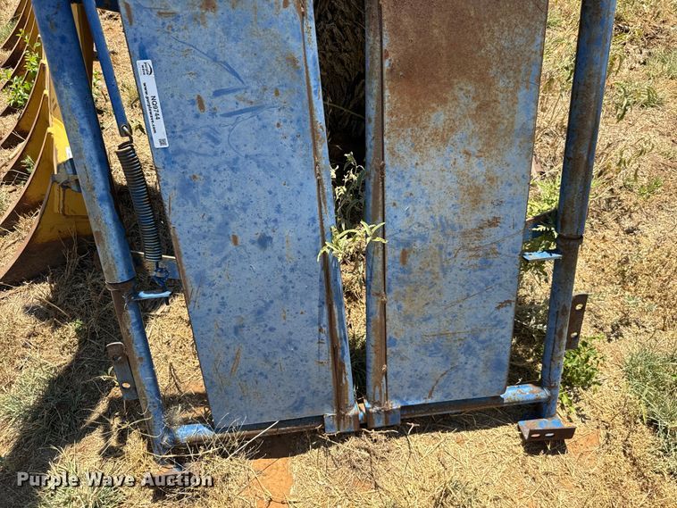 image for item NQ9744 Livestock head gate
