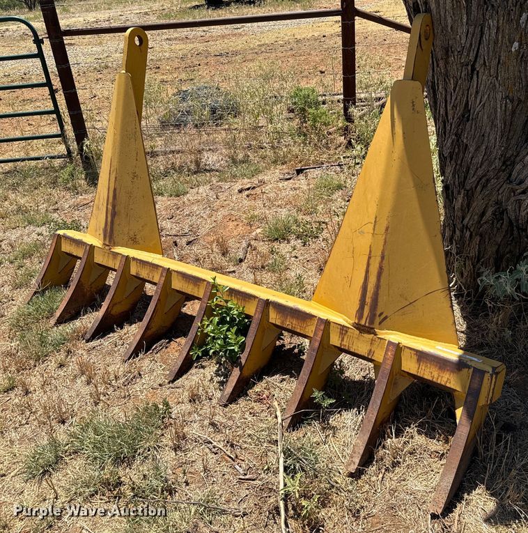 image for item NQ9745 Dozer rake attachment 