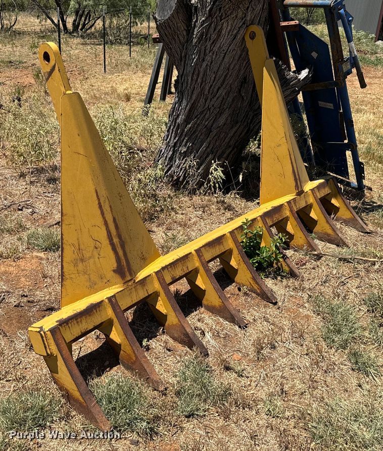 image for item NQ9745 Dozer rake attachment 