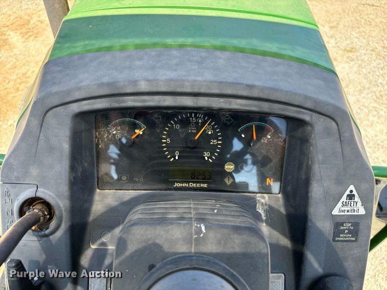 image for item NQ9748 2009 John Deere 5075M tractor