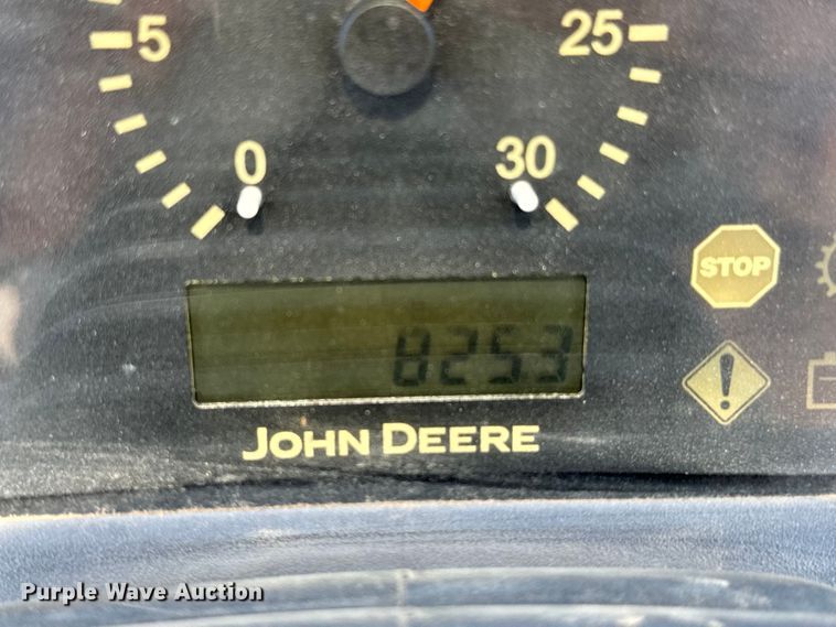 image for item NQ9748 2009 John Deere 5075M tractor