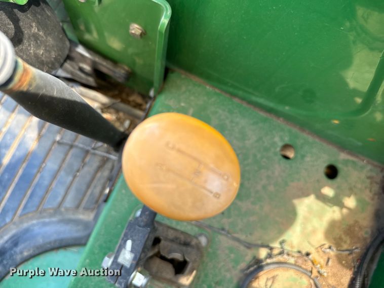 image for item NQ9748 2009 John Deere 5075M tractor