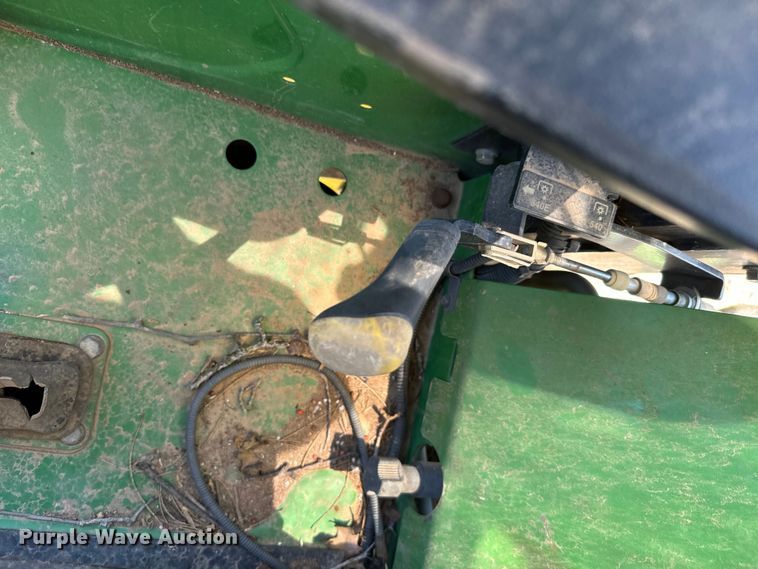 image for item NQ9748 2009 John Deere 5075M tractor