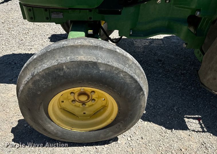 image for item NQ9748 2009 John Deere 5075M tractor