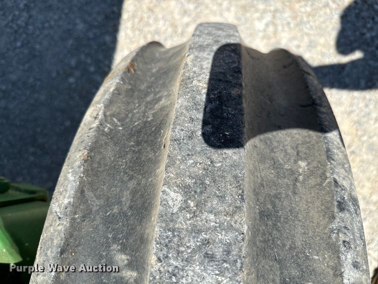 image for item NQ9748 2009 John Deere 5075M tractor