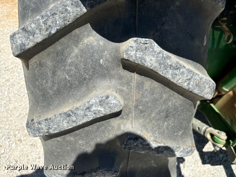 image for item NQ9748 2009 John Deere 5075M tractor