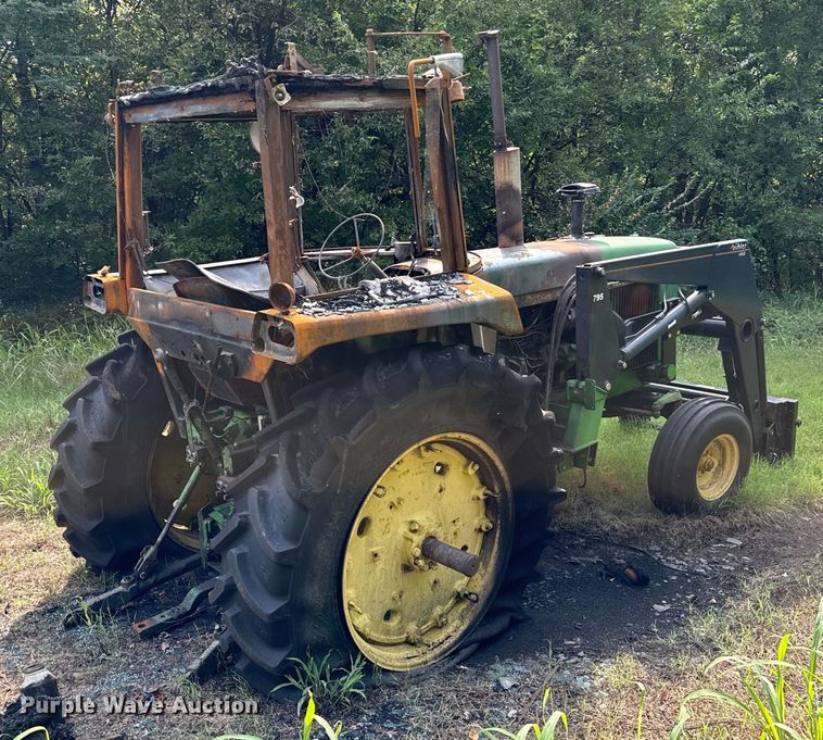 image for item NQ9757 1980 John Deere 4240 tractor