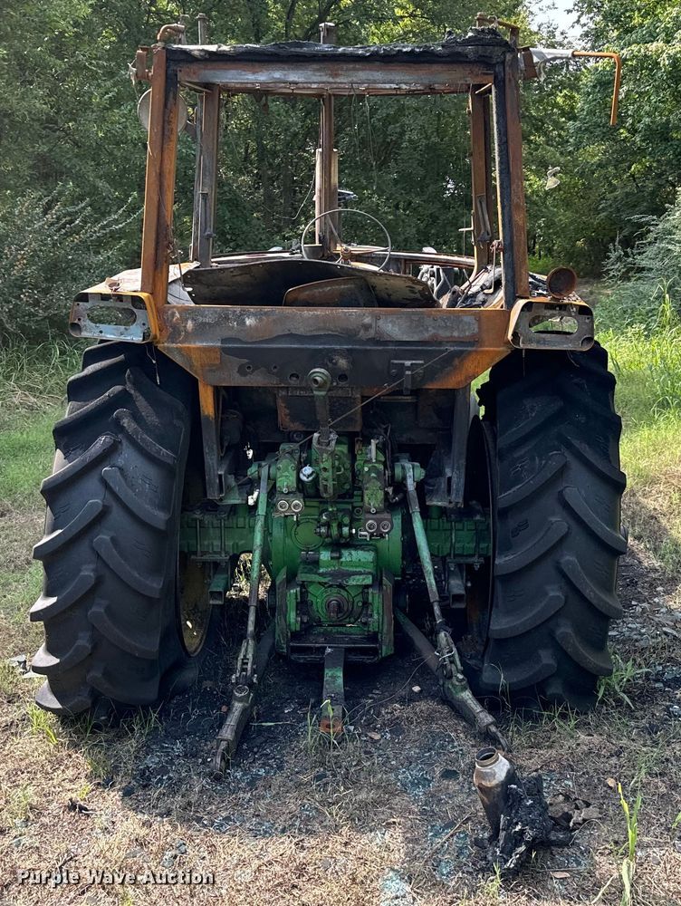 image for item NQ9757 1980 John Deere 4240 tractor