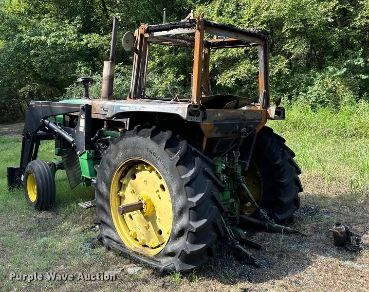 image for item NQ9757 1980 John Deere 4240 tractor