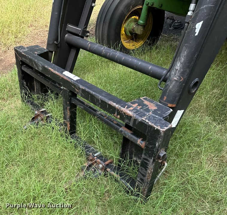 image for item NQ9757 1980 John Deere 4240 tractor