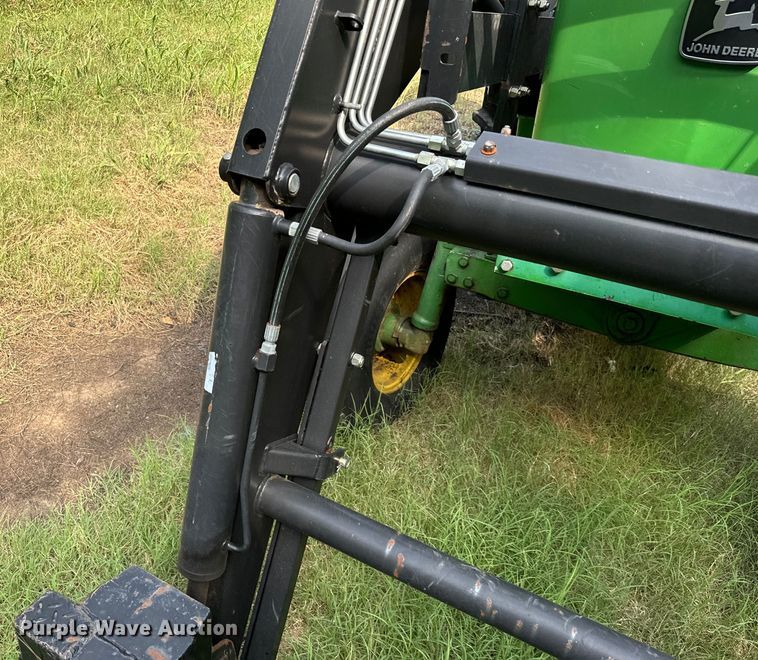 image for item NQ9757 1980 John Deere 4240 tractor