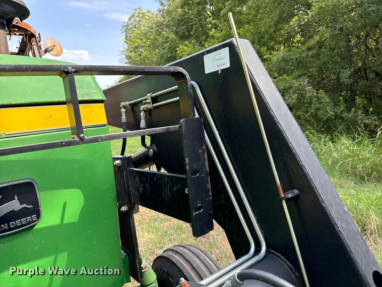 image for item NQ9757 1980 John Deere 4240 tractor