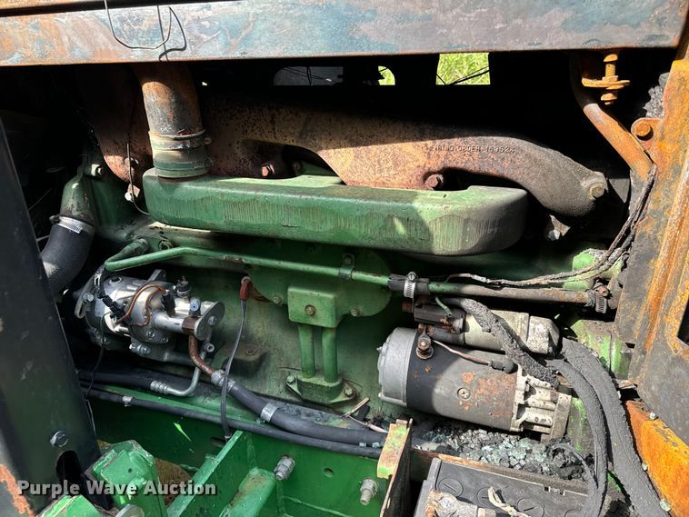 image for item NQ9757 1980 John Deere 4240 tractor
