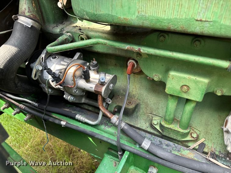 image for item NQ9757 1980 John Deere 4240 tractor
