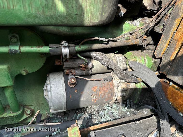 image for item NQ9757 1980 John Deere 4240 tractor