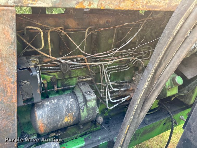 image for item NQ9757 1980 John Deere 4240 tractor