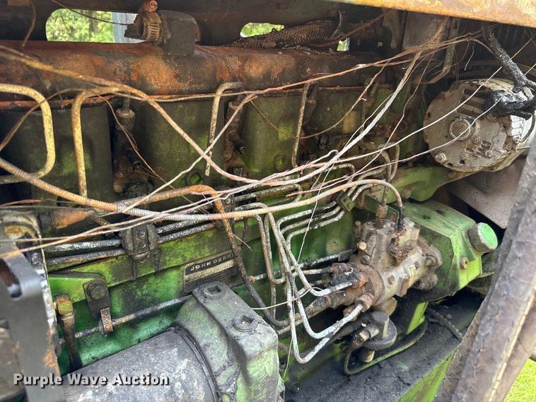 image for item NQ9757 1980 John Deere 4240 tractor