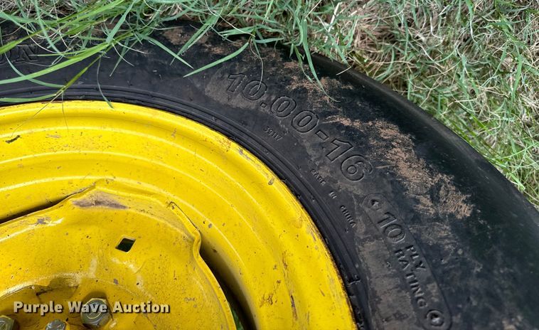 image for item NQ9757 1980 John Deere 4240 tractor