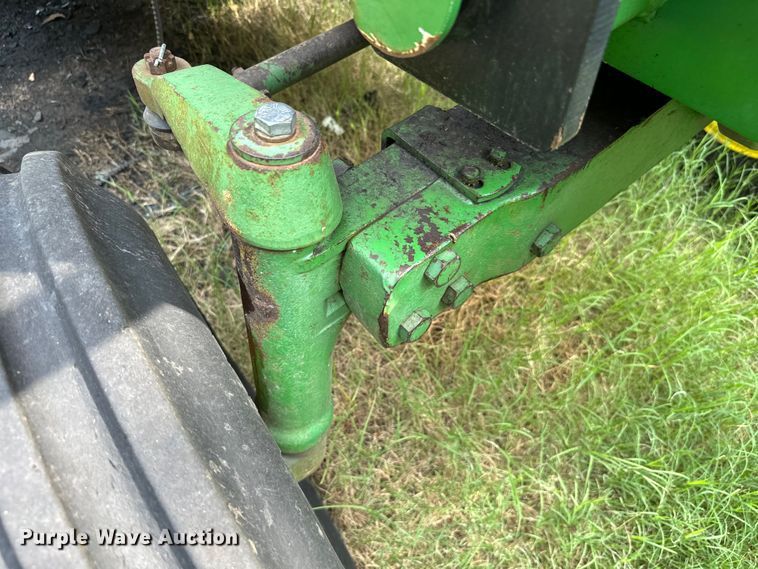 image for item NQ9757 1980 John Deere 4240 tractor