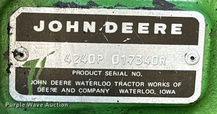 image for item NQ9757 1980 John Deere 4240 tractor