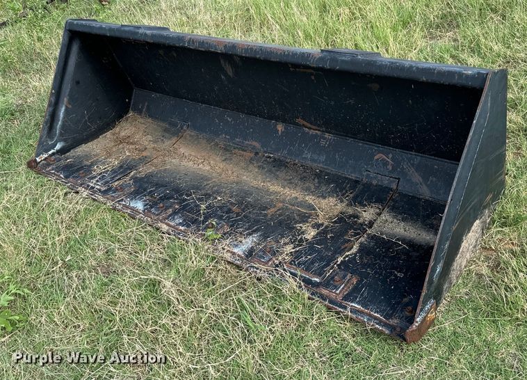 image for item NQ9757 1980 John Deere 4240 tractor