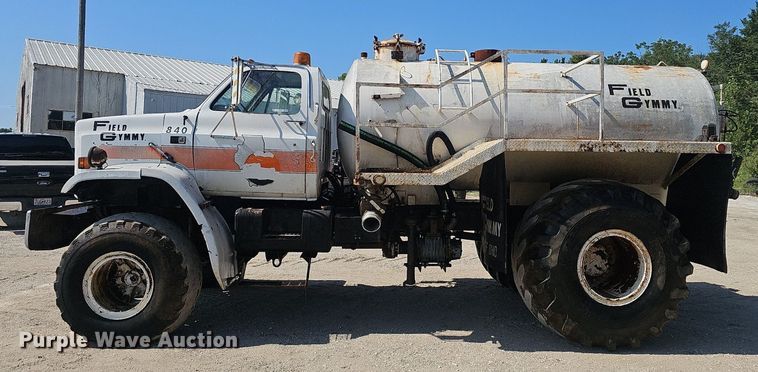 image for item NX9004 1985 GMC C7000 vacuum truck